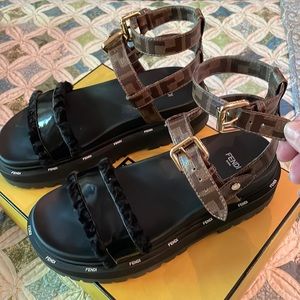 Fendi Vernice High-Tech Glazed Fabric FF Lug Sole Platform Sandals 39 like new